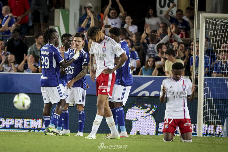 步伐迅速且 步伐迅速且