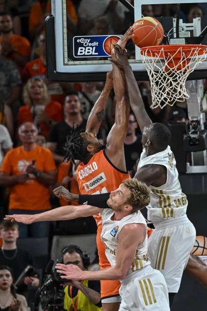 维斯塔潘再次怒怼记者：我开车方式有问题吗？我觉得自己很正常