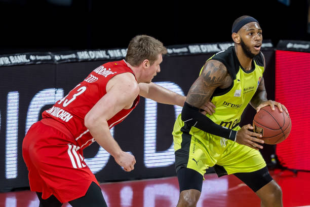 足展现出无 足展现出无